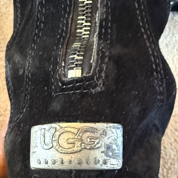 Size 9 UGG Black Winter Suede Boots with Gray Lining - Picture 7 of 8